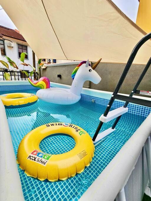 ג'והור בהרו Cozy Holiday Home Karaoke Bbq Bukit Indah Jb מראה חיצוני תמונה